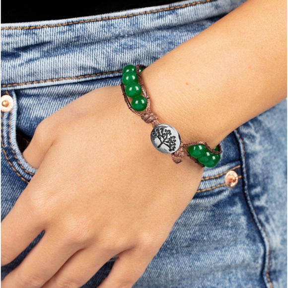 Accessories - Picture 1 of 2